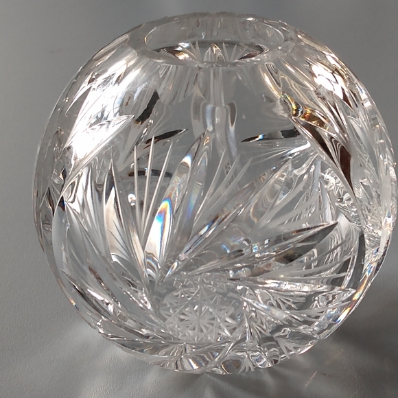 Round 4 Inch Pinwheel Crystal Bowl - Picture 8 of 10